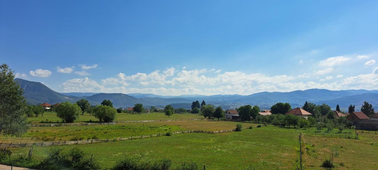 Topla Porodicna Kuca Διαμέρισμα Μπέρανε Εξωτερικό φωτογραφία